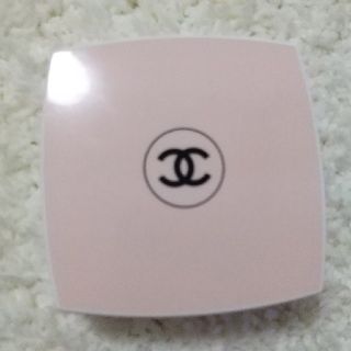 シャネル(CHANEL)の専用　　CHANEL限定ル　トーンアップロージータッチ(ファンデーション)