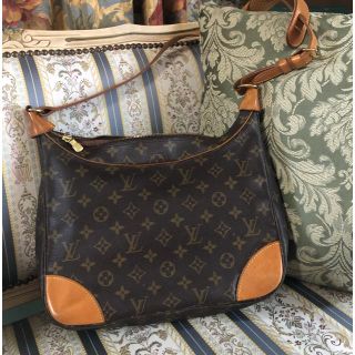 ルイヴィトン(LOUIS VUITTON)のルイヴィトン♥️ショルダーバック正規品(ショルダーバッグ)