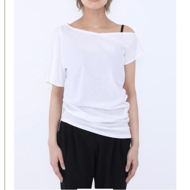 STUDIOUS(ステュディオス)のELIN アシメトリーTシャツ　size 36 レディースのトップス(カットソー(半袖/袖なし))の商品写真