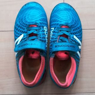 ニューバランス(New Balance)の【new balance】サッカートレーニングシューズ17センチ(シューズ)