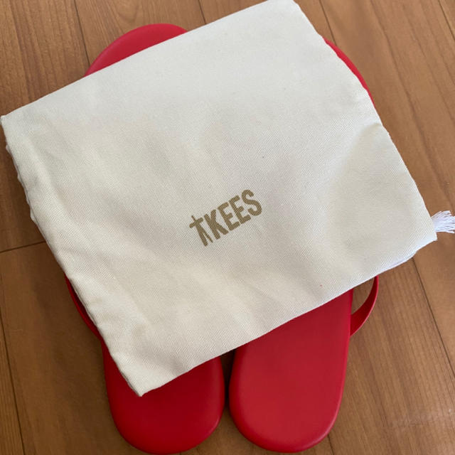 UNITED ARROWS(ユナイテッドアローズ)のTKEES サンダル レディースの靴/シューズ(ビーチサンダル)の商品写真