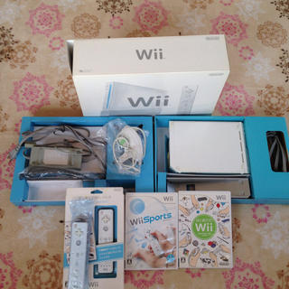 wiiとソフト2本セット(家庭用ゲーム機本体)