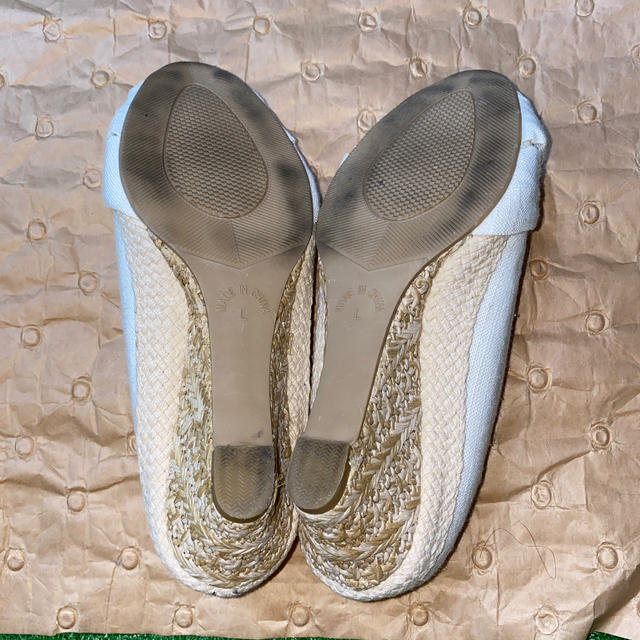 最終値下 夏用　パンプス　ホワイト　L    白 レディースの靴/シューズ(サンダル)の商品写真