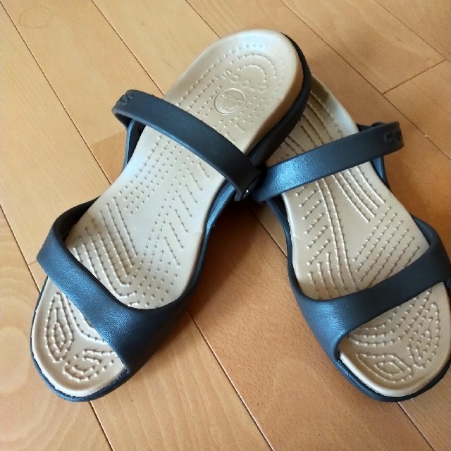 crocs(クロックス)のハハ丸様専用画面です  crocs  サンダル  W8 レディースの靴/シューズ(サンダル)の商品写真