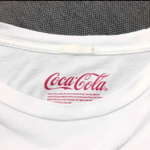 GU(ジーユー)のGU 「Coca-Cola」シリーズTシャツ Mサイズ メンズのトップス(Tシャツ/カットソー(半袖/袖なし))の商品写真