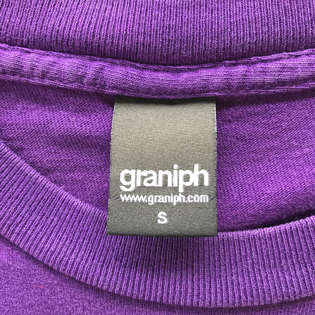 Design Tshirts Store graniph(グラニフ)のＴシャツ　グラニフ　ドイツ語 メンズのトップス(Tシャツ/カットソー(半袖/袖なし))の商品写真