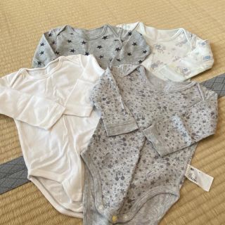 ユニクロ(UNIQLO)のユニクロ　ロンパース　ディズニー　4枚セット(ロンパース)