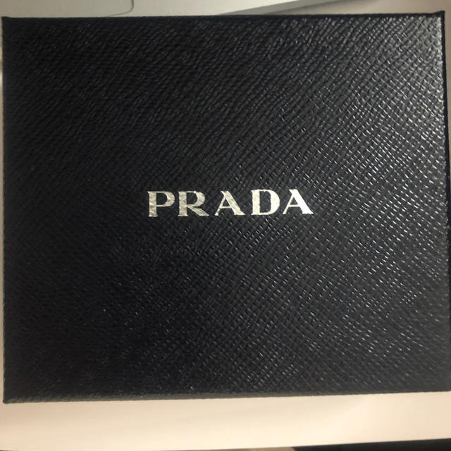 PRADA(プラダ)のPRADA 折りたたみ　財布　新品 メンズのファッション小物(折り財布)の商品写真