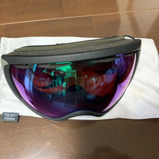 オークリー(Oakley)のスノボ、スキー専用ゴーグル(ウエア/装備)