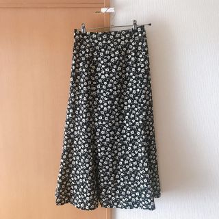 ダブルクローゼット(w closet)のダブルクローゼット フラワー 小花柄 マーメイドスカート(ロングスカート)