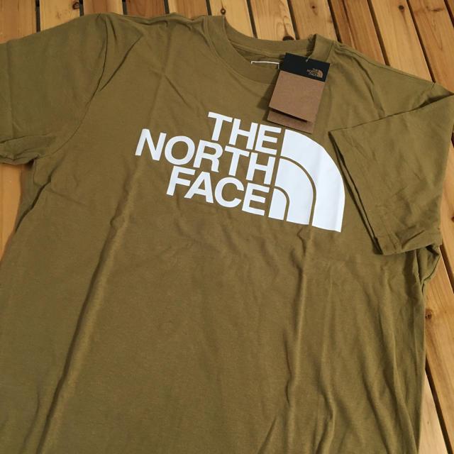 THE NORTH FACE(ザノースフェイス)のUS ノースフェイス ハーフドーム Tシャツ  ブリティッシュカーキ ベージュ メンズのトップス(Tシャツ/カットソー(半袖/袖なし))の商品写真