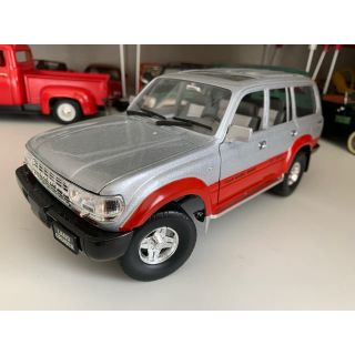 トヨタランドクルーザー Toyota Land Cruiser 1/18 専用(ミニカー)