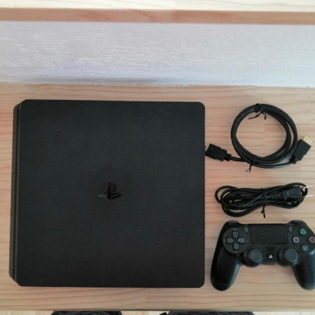 【驚きの値段】 PlayStation4 - PS4 本体　500GB CUH-2100 スリムモデル 家庭用ゲーム機本体