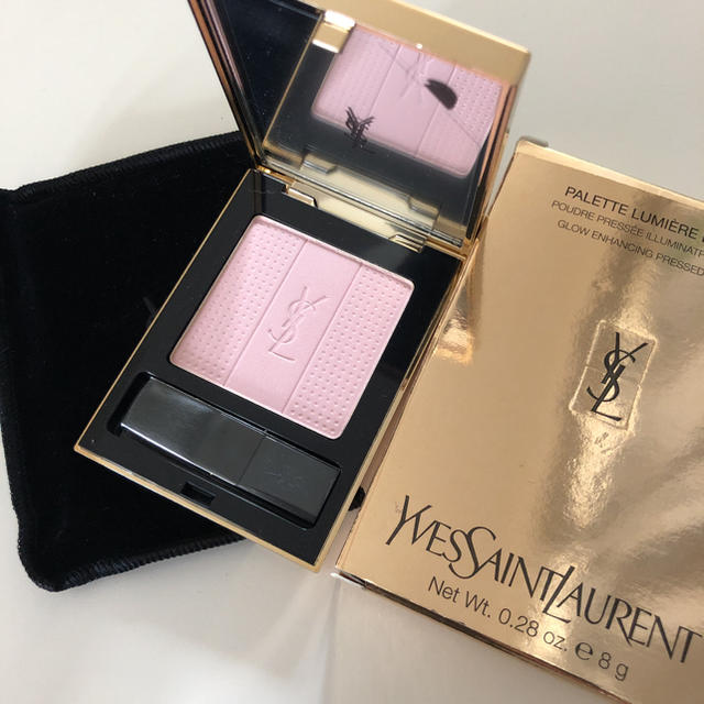 Yves Saint Laurent Beaute(イヴサンローランボーテ)のお値下げ♡新品未使用♡イヴサンローラン　限定　フェイスパウダー　 コスメ/美容のベースメイク/化粧品(フェイスパウダー)の商品写真