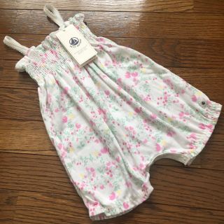 プチバトー(PETIT BATEAU)の新品(6m/67㎝)■プチバトー/PETITBATEAU■花柄ロンパース(ワンピース)