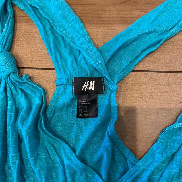 H&M(エイチアンドエム)のワンピース　ターコイズブルー　H&M XSサイズ レディースのワンピース(ひざ丈ワンピース)の商品写真