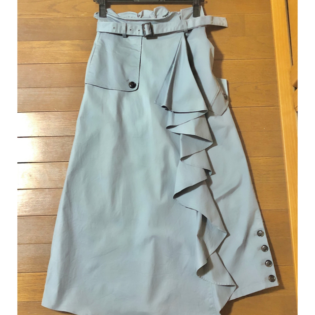 Ameri VINTAGE(アメリヴィンテージ)の【8/1記載終了】FLARE RUFFLE CHINO PANTS ブルー S レディースのパンツ(チノパン)の商品写真