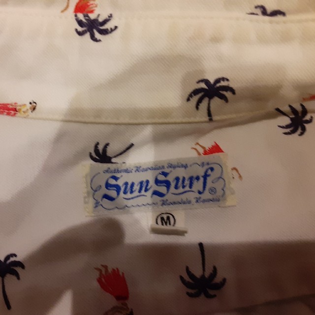 Sun Surf(サンサーフ)の長袖　アロハシャツ メンズのトップス(シャツ)の商品写真