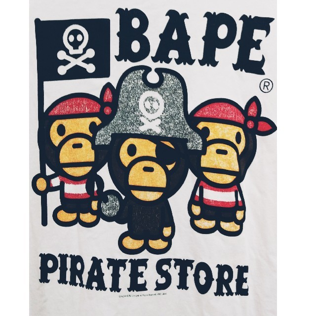 A BATHING APE(アベイシングエイプ)のA BATHING APE 海賊モチーフ　Tシャツ　ビッグシルエット メンズのトップス(Tシャツ/カットソー(半袖/袖なし))の商品写真