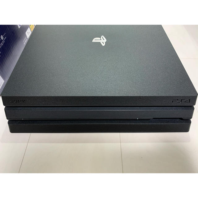 SONY(ソニー)のSONY PlayStation4 Pro 本体 CUH-7200BB01 エンタメ/ホビーのゲームソフト/ゲーム機本体(家庭用ゲーム機本体)の商品写真