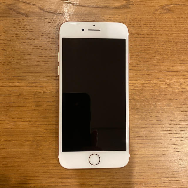 Apple(アップル)のiPhone7 256GB ローズゴールド　docomo スマホ/家電/カメラのスマートフォン/携帯電話(スマートフォン本体)の商品写真