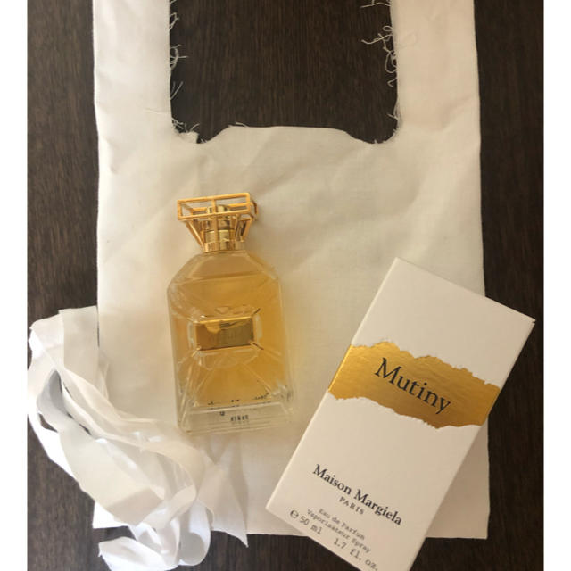 Maison Martin Margiela(マルタンマルジェラ)のメゾン　マルジェラ　香水　ミューティニー コスメ/美容の香水(ユニセックス)の商品写真