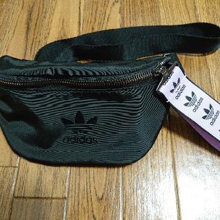 アディダス(adidas)のボディバック(ボディーバッグ)