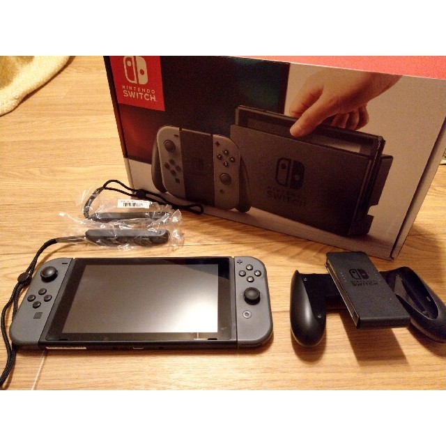 Nintendo Switch(ニンテンドースイッチ)のNintendo Switch JOY-CON グレー 本体 エンタメ/ホビーのゲームソフト/ゲーム機本体(家庭用ゲーム機本体)の商品写真
