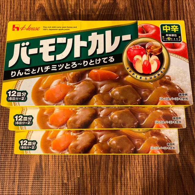 ハウス食品(ハウスショクヒン)のハウス  バーモントカレー　中辛　賞味期限長い！ 食品/飲料/酒の食品(調味料)の商品写真