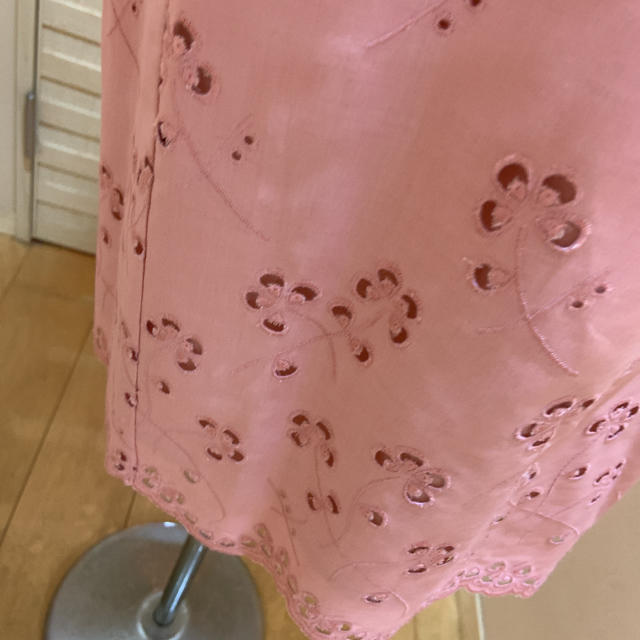HANAE MORI(ハナエモリ)のハナエモリ（ALMA EN ROSE）新品タグ付き　ピンク色可愛いワンピース レディースのワンピース(ひざ丈ワンピース)の商品写真