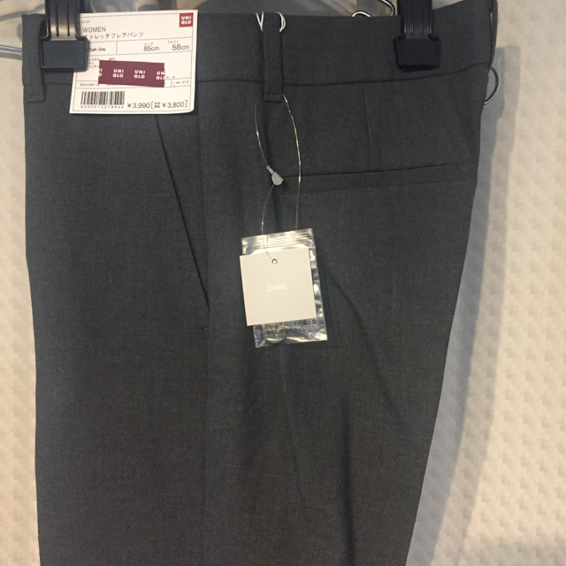 UNIQLO(ユニクロ)の〈新品〉UNIQLO dark gray パンツスーツ レディースのジャケット/アウター(テーラードジャケット)の商品写真