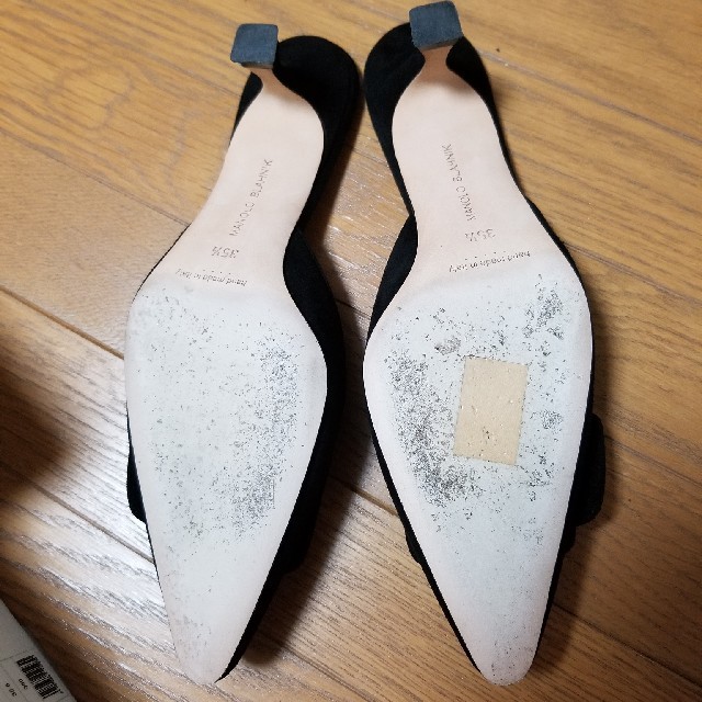 MANOLO BLAHNIK(マノロブラニク)のマノロブラニク　メイセール　パンプス　確実正規品　35.5 美品　ブラック レディースの靴/シューズ(ハイヒール/パンプス)の商品写真