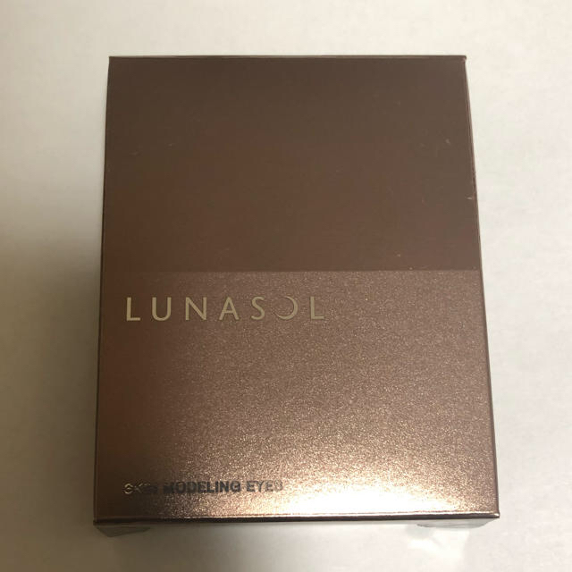 LUNASOL(ルナソル)のLUNASOL スキンモデリングアイズ 01 Beige Beige コスメ/美容のベースメイク/化粧品(アイシャドウ)の商品写真