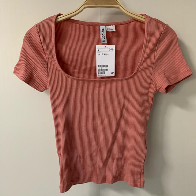 H&M(エイチアンドエム)の【タグ付き】ワイドネックリブトップス レディースのトップス(Tシャツ(半袖/袖なし))の商品写真