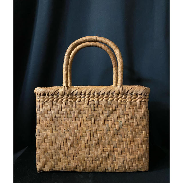 特価出品　国産蔓使用　サイズM  匠の技　職人手編み　網代編み　山葡萄籠バッグ