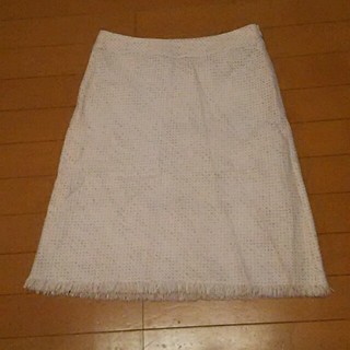 アマカ(AMACA)のAMACAベビーピンクの台形スカート(ひざ丈スカート)