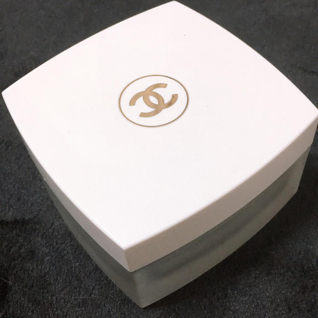 CHANEL(シャネル)のシャネル　空き瓶　ココ　マドモワゼル　ボディクリーム コスメ/美容のボディケア(ボディクリーム)の商品写真