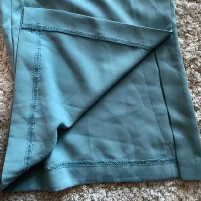GU(ジーユー)のワイドパンツ くすみブルー 水色 夏用 GU レディースのパンツ(カジュアルパンツ)の商品写真
