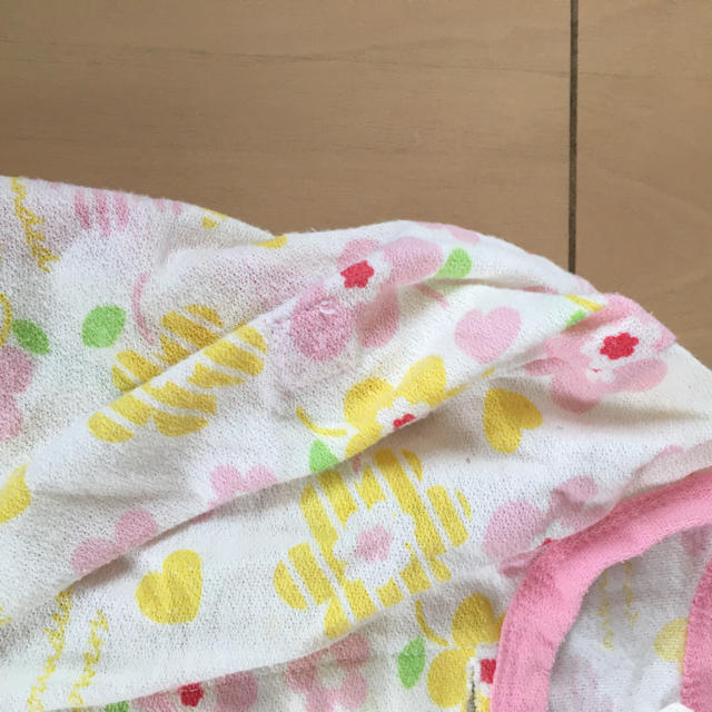 花柄パジャマ キッズ/ベビー/マタニティのキッズ服女の子用(90cm~)(パジャマ)の商品写真