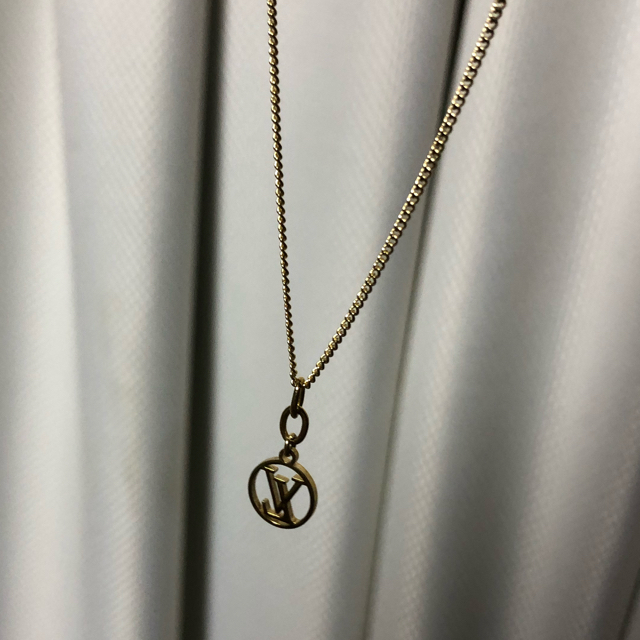 LOUIS VUITTON(ルイヴィトン)のルイヴィトン　ロゴマニア レディースのアクセサリー(ネックレス)の商品写真