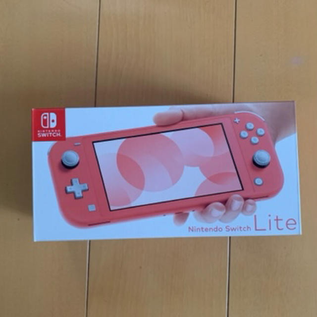 Nintendo Switch(ニンテンドースイッチ)のNintendo Switch 任天堂スイッチ　Lite コーラル　新品未使用 エンタメ/ホビーのゲームソフト/ゲーム機本体(携帯用ゲーム機本体)の商品写真