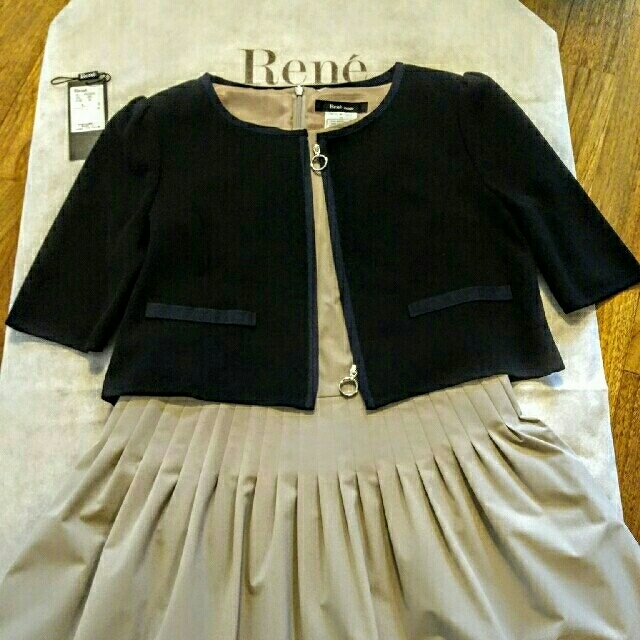 お値下げ【新品】Rene  2019年  Wジップジャケット   紺