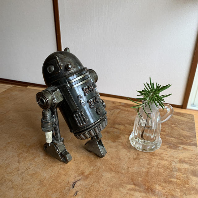 9/9夜出品終了　R2D2メタルアート　STAR WARS エンタメ/ホビーのフィギュア(SF/ファンタジー/ホラー)の商品写真