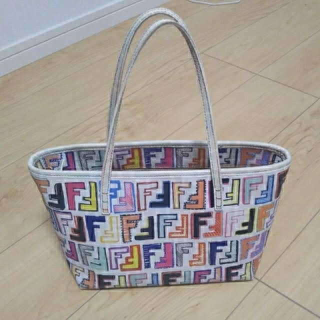 FENDI ロールバックマルチカラー