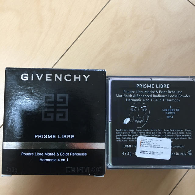 GIVENCHY(ジバンシィ)のジバンシイ プリズムリーブル No.1 コスメ/美容のベースメイク/化粧品(フェイスパウダー)の商品写真