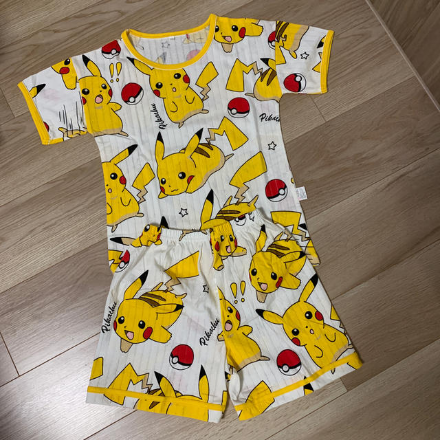 ポケモン(ポケモン)のポケモン　パジャマ　ピカチュウ風　120 キッズ/ベビー/マタニティのキッズ服男の子用(90cm~)(パジャマ)の商品写真