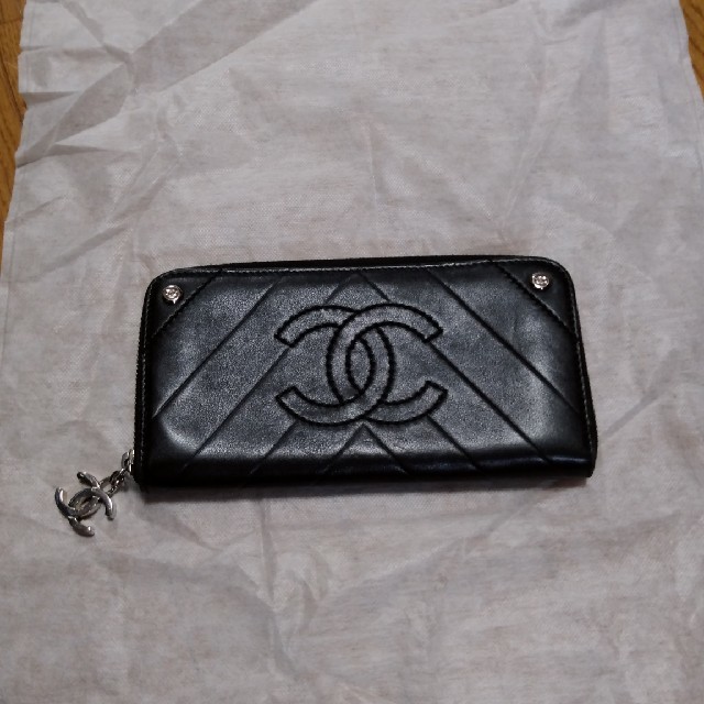 CHANEL(シャネル)のお値下げ！シャネル　CHANEL　ラウンドファスナー　長財布 レディースのファッション小物(財布)の商品写真