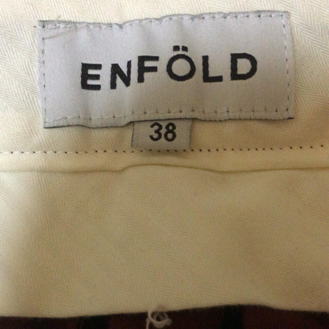 ENFOLD(エンフォルド)のENFOLD アンクルパンツ レディースのパンツ(クロップドパンツ)の商品写真