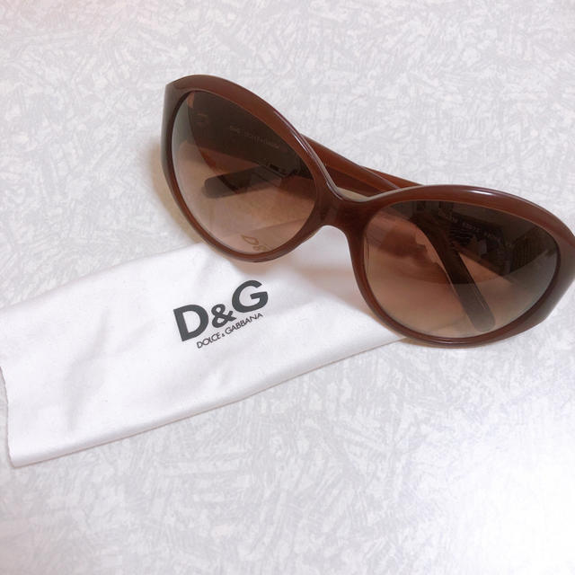 D&G(ディーアンドジー)の美品　サングラス　ドルガバ　レディース レディースのファッション小物(サングラス/メガネ)の商品写真