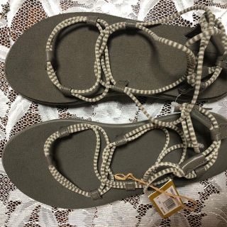 テバ(Teva)のまたまた値引き 新品  tevaのサンダル(サンダル)